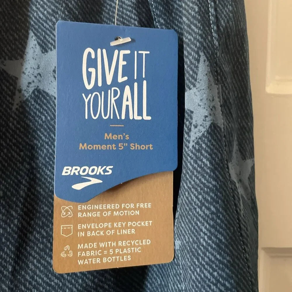 NWT Brooks Running Men's Moment 5